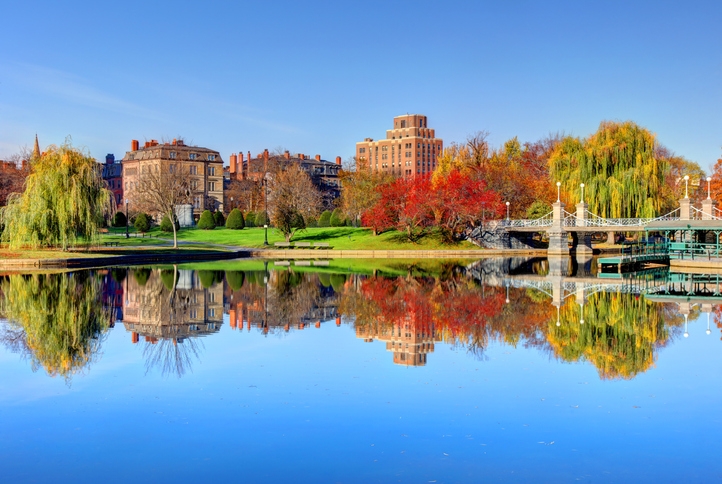 Jardín público de Boston en otoño