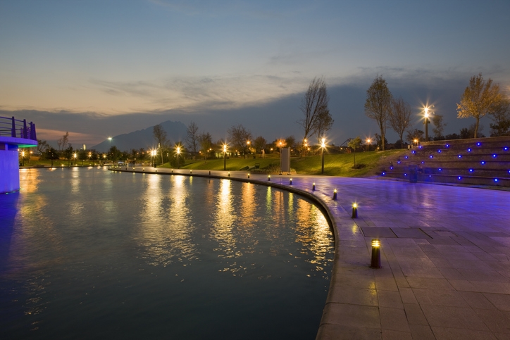 Paseo de Santa Lucía de noche.
