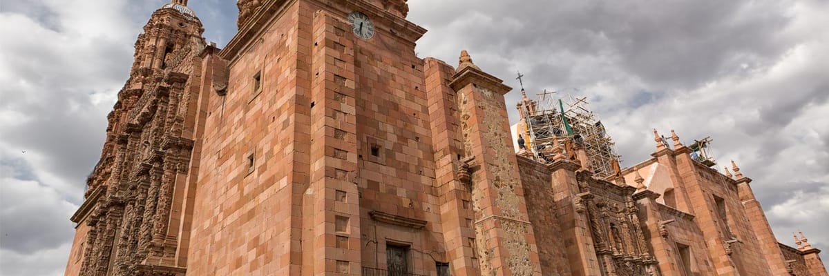 https://media.jtdwjcwq6f4wp4ce.com/y4v/yavas-home-banner.png